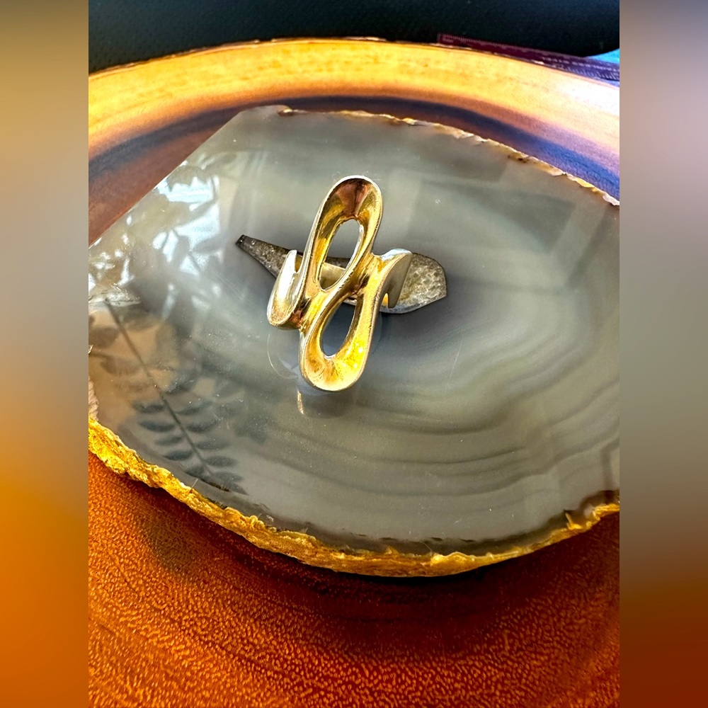 925 funky ribbon ring. Size 8.5.